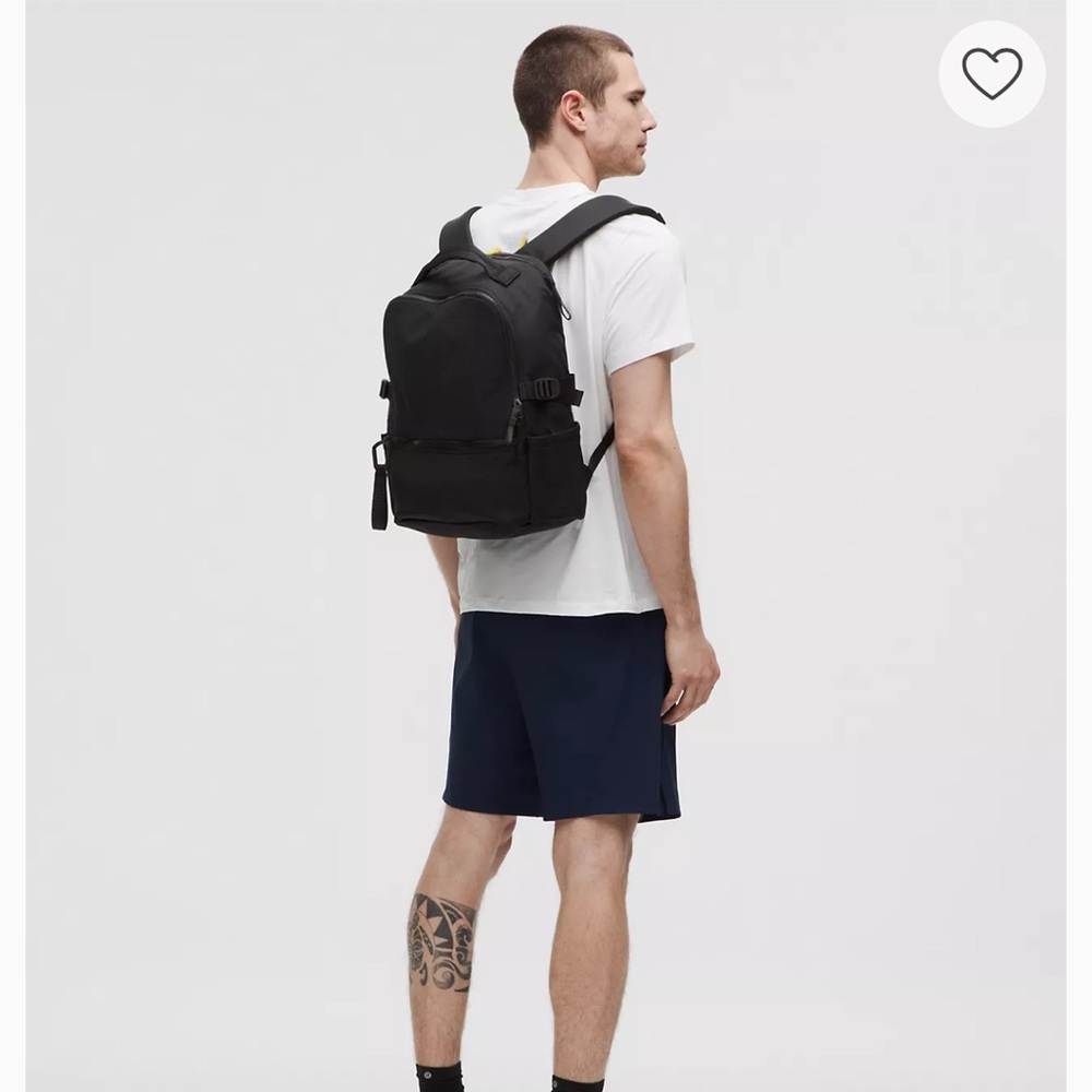 New with Tag Crew black Backpack 22L Lululemon
Logo - Picture 2 of 3